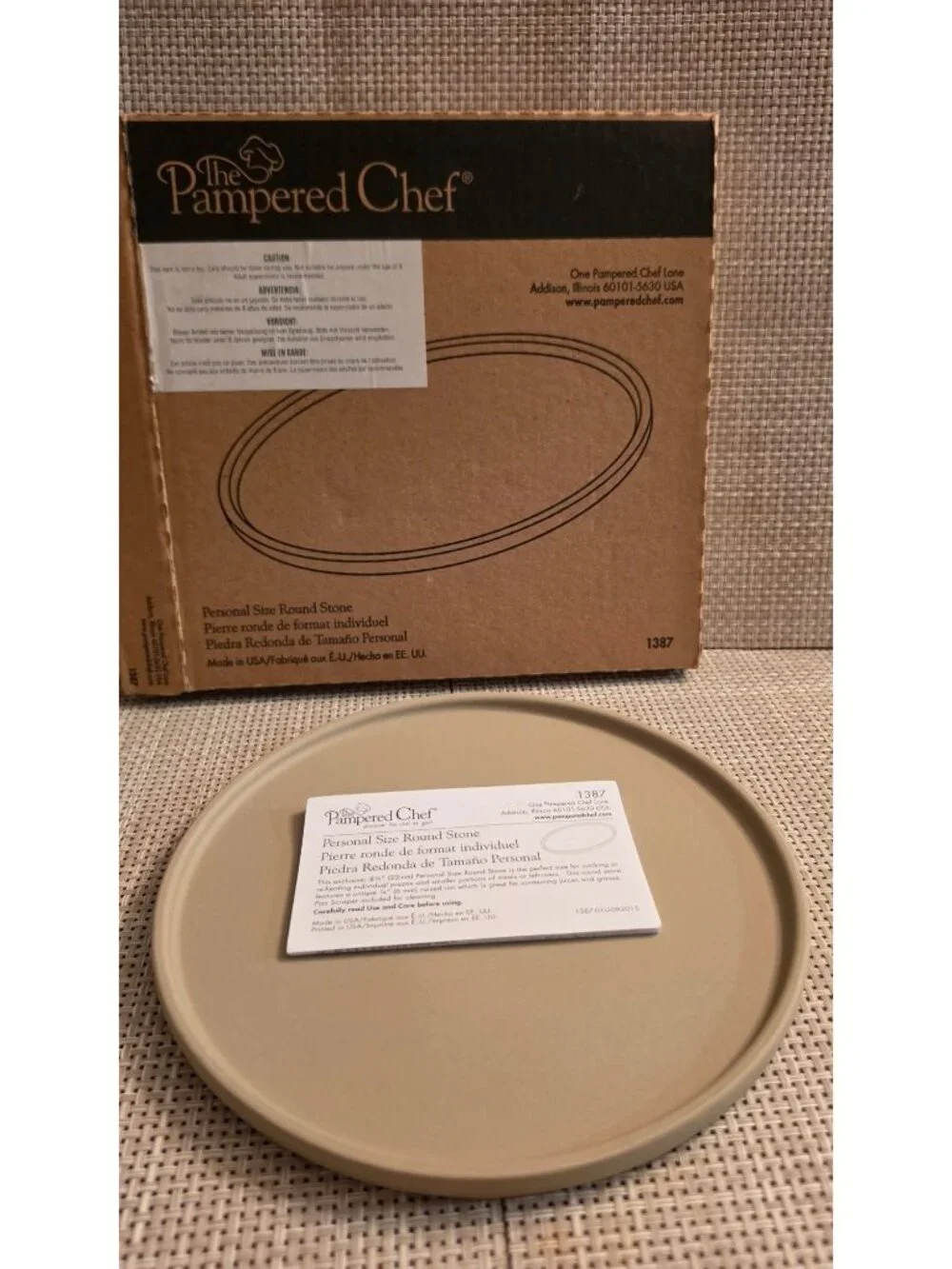 NEW! PAMPERED CHEF PERSONAL SIZE ROUND BAKING STONE MADE IN USA! 1387 1162